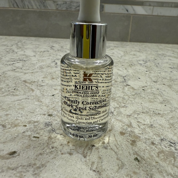 Kiehl's Other - Kiehls Clearly Corrective Dark‎ spot solution